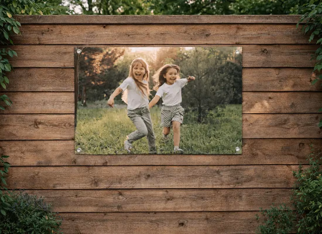 Tuinposter rennende meisjes gepersonaliseerd